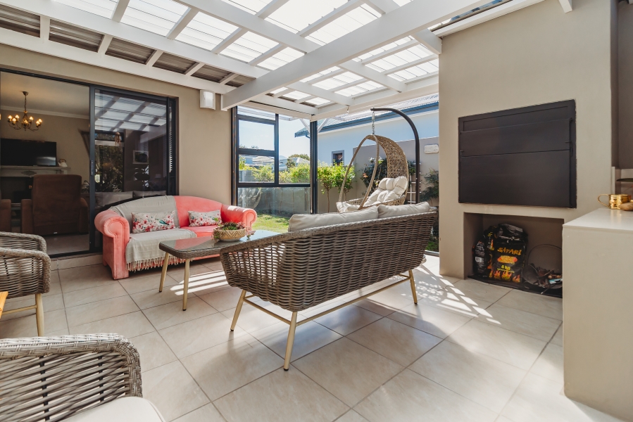 3 Bedroom Property for Sale in Kraaibosch Country Estate Western Cape